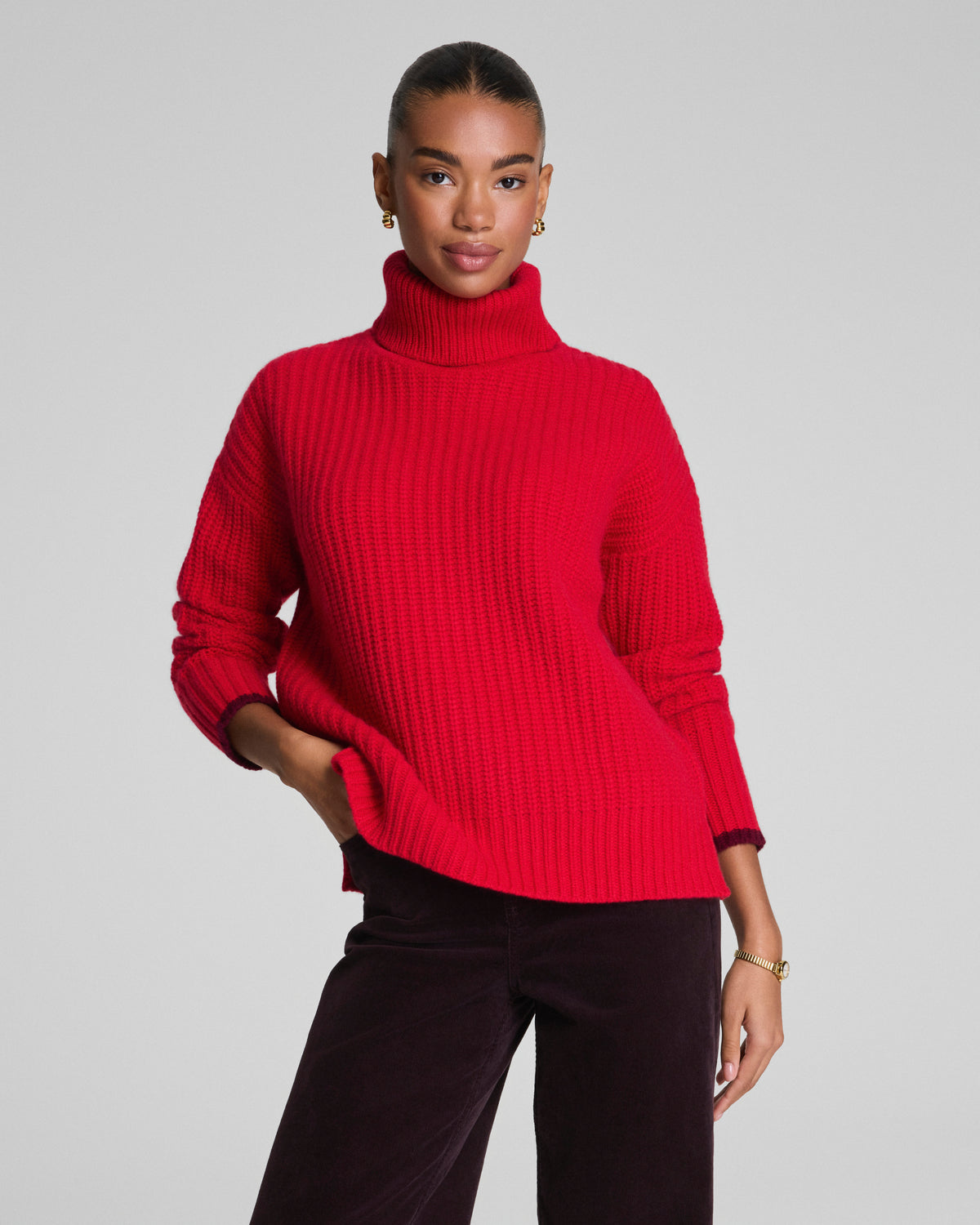 22557R-SpanxRed_PDP_021_HN